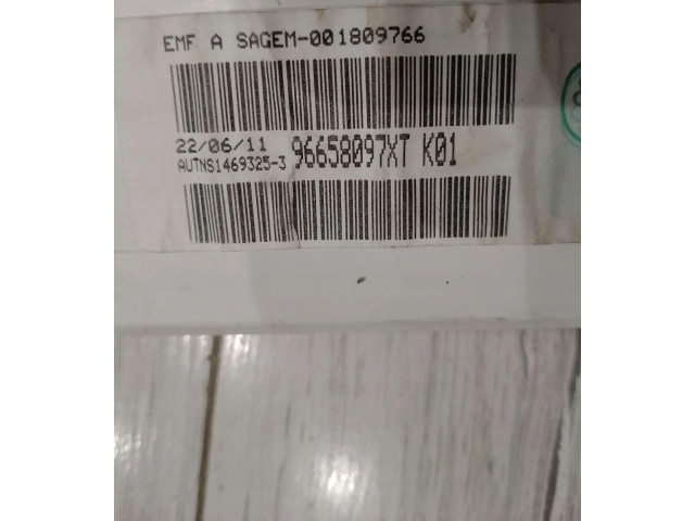 Přístrojová deska Peugeot 206+ 2013 96658097XT