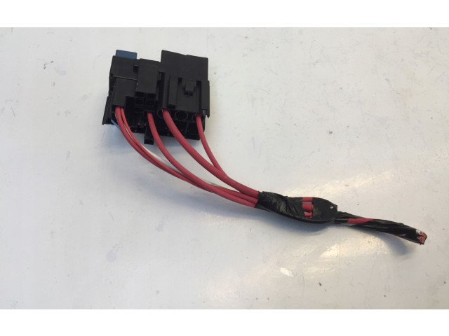 Pojistková skříňka 243512602R Nissan Juke II F16 2021