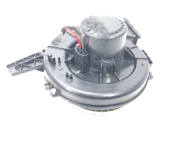 Вентилятор печки       Skoda Rapid (NH)