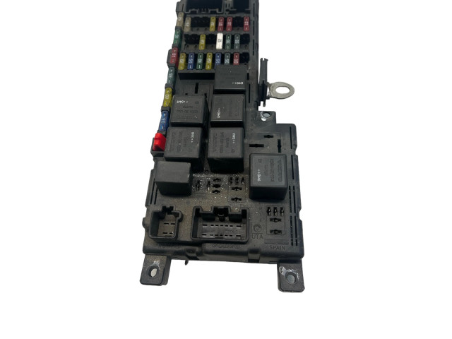 Блок предохранителей  30728008, 180447   Volvo V70    