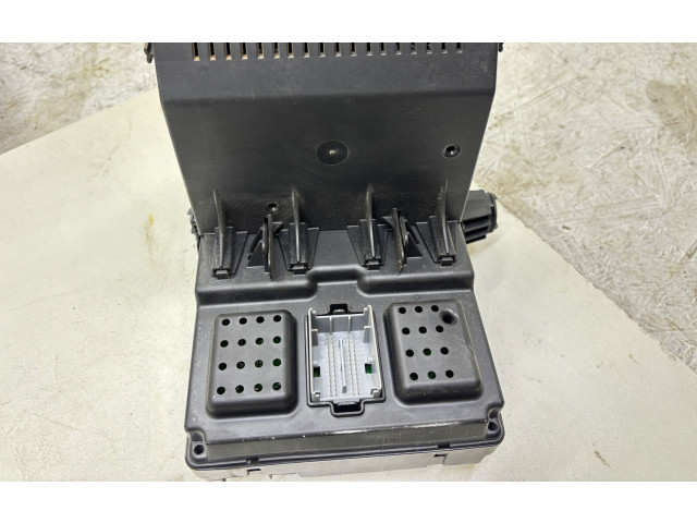 Блок предохранителей 30765646   Volvo V70    