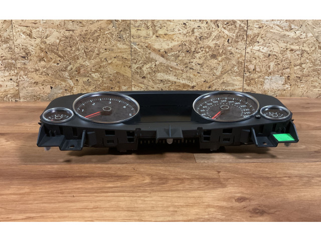 Přístrojová deska Volkswagen Touareg II 2015 7P6920982L, 0263677138