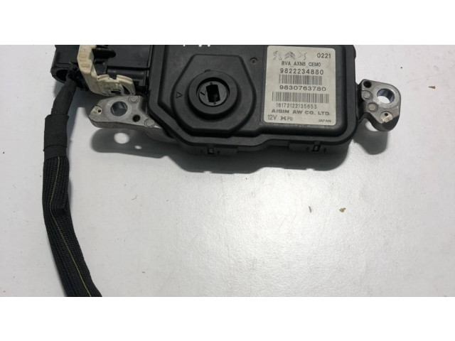 Блок управления 9822234880, 9830763780   Peugeot Expert