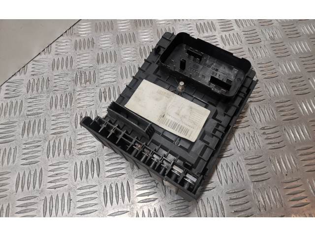 Pojistková skříňka 1K0937804G, 1K0937820B Volkswagen Caddy 2009