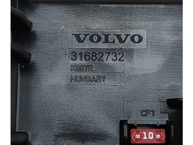 Pojistková skříňka 31682732, 32142591 Volvo V60 2020