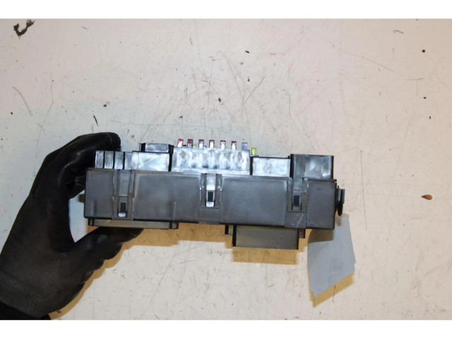 Блок предохранителей    Jeep Renegade    