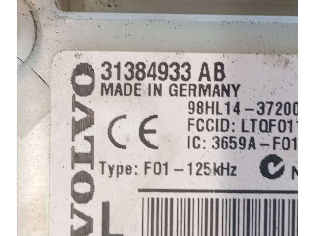 Блок предохранителей 31384933 Volvo S60