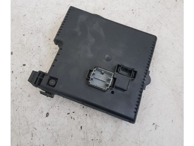 Блок предохранителей 12217799, 8676391 Volvo V70