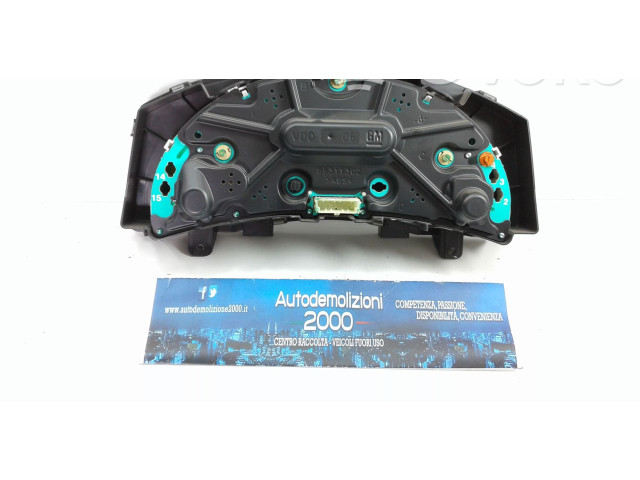 Geschwindigkeitsmesser Cockpit    Opel Meriva A       