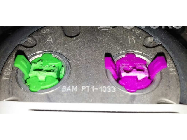 Подушка безопасности водителя 8638253   Volvo S80