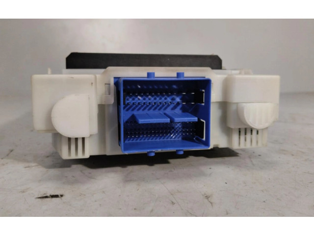 Блок предохранителей 7G9T14C256HA Volvo S80