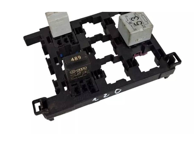 Pojistková skříňka 1T1937503A Volkswagen Caddy 2005