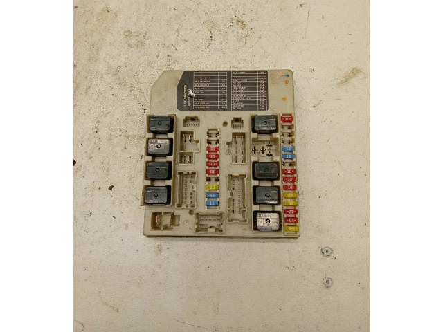 Pojistková skříňka Nissan Note (E11) 2006