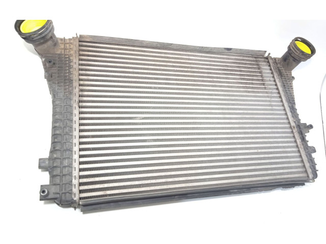 Интеркулер 1K0145803T Skoda Octavia Mk2 (1Z)