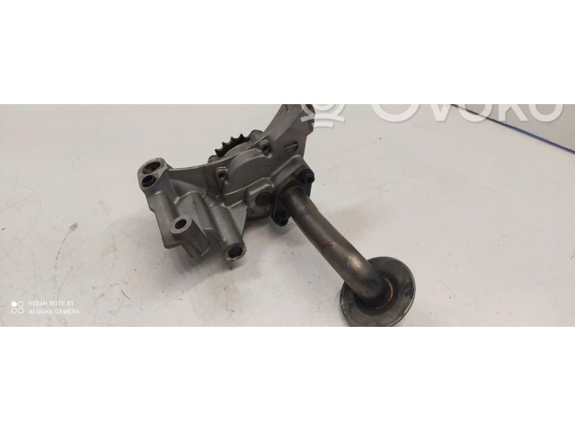 Масляный насос   038115105C  Skoda Octavia Mk2 (1Z) 