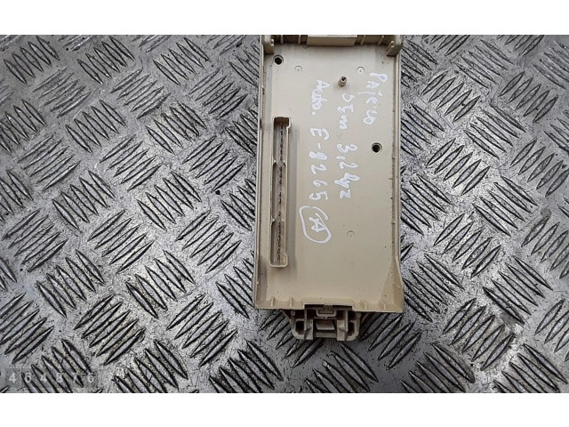 Pojistková skříňka Mitsubishi Pajero 2005