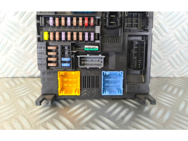 Блок предохранителей 9832880280, 9832880280 Citroen Berlingo