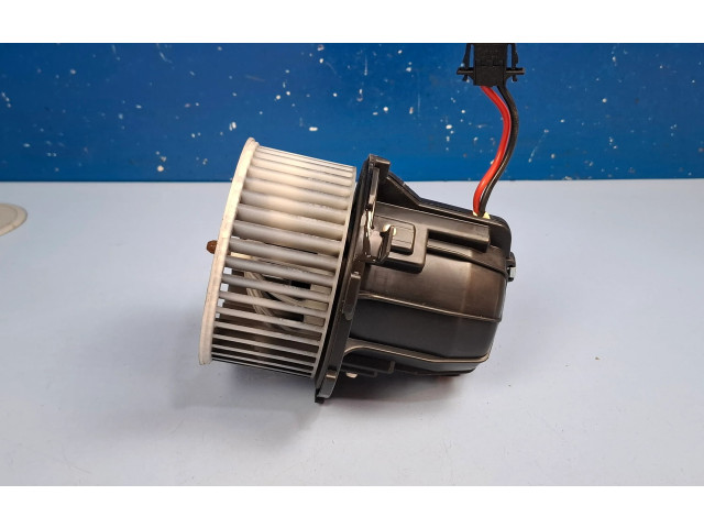 Вентилятор печки 8EW351040261 Audi Q5 SQ5