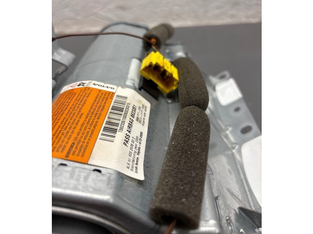 Подушка безопасности пассажира 609263500D, 8623351   Volvo C30