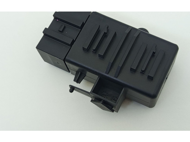 Другие блоки управления / модули Skoda Octavia Mk2 (1Z) 2004 - 2013 года 3T0959772B