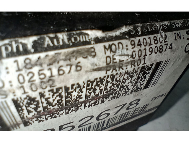 Блок предохранителей 9401802 Volvo S60