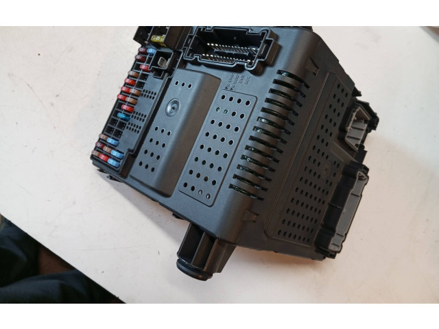 Блок предохранителей 30786476 Volvo XC90