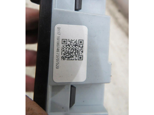 Блок предохранителей CPLA-14Q073-AA Jaguar XE