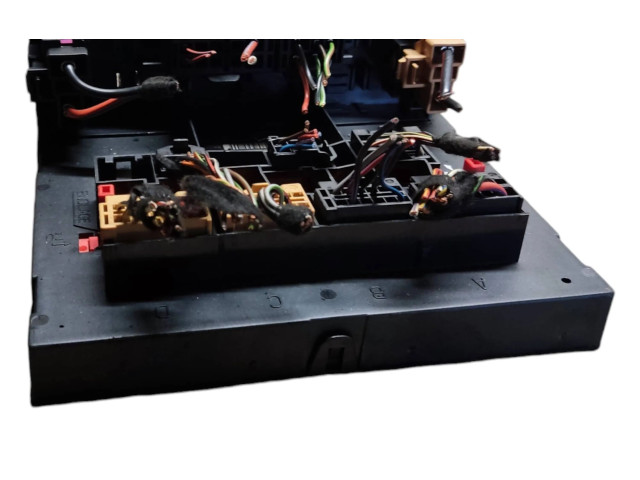   Pojistková skříňka 3C0937049AH   Volkswagen Tiguan 2010