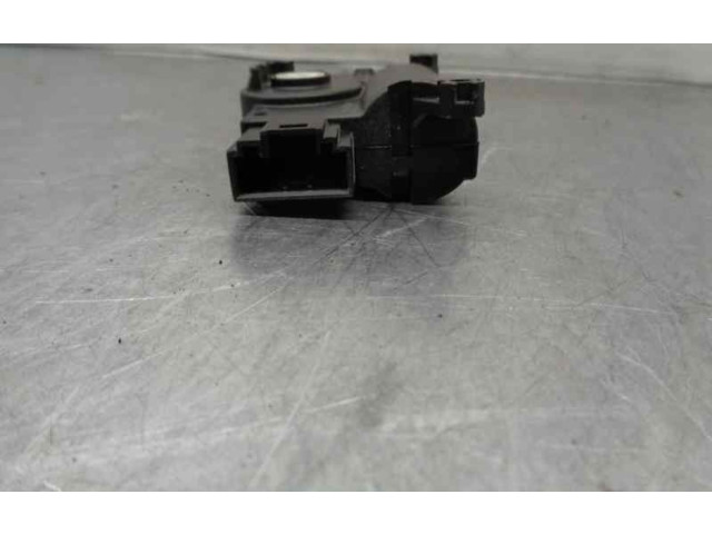 Вентилятор печки 3093840 Opel Combo D