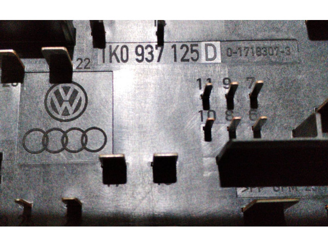 Блок предохранителей  1K0937125D, 017183073   Volkswagen Golf Plus    