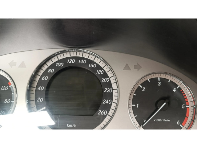 Přístrojová deska Mercedes-Benz GLK (X204) 2009 A2049004500