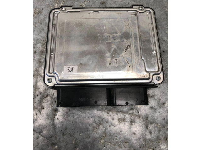 Блок управления двигателя 04C907309BB Skoda Fabia Mk3 (NJ)