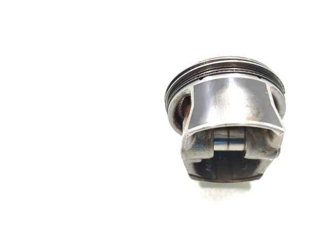  Поршень CBZB   Skoda Fabia Mk2 (5J)  