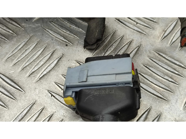 Блок предохранителей 030103500, 0181773993 Jeep Compass