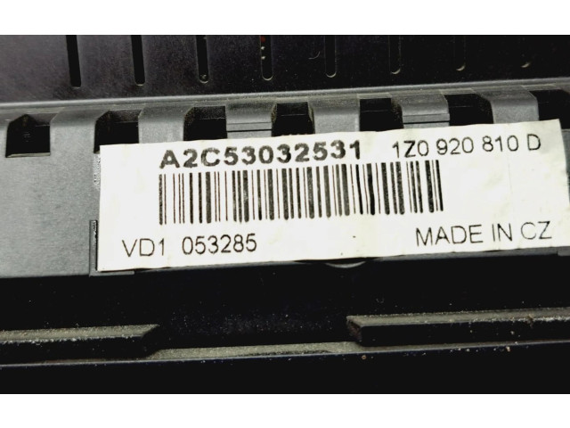 Панель приборов 1Z0920810D Skoda Octavia Mk2 (1Z)