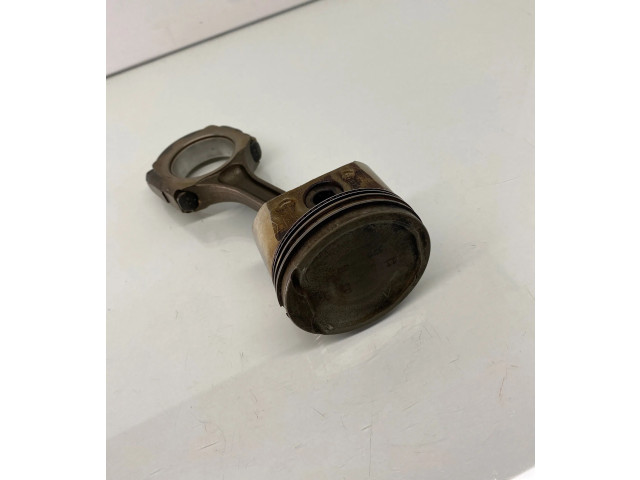 Поршень с шатуном K4M750 Renault Kangoo I