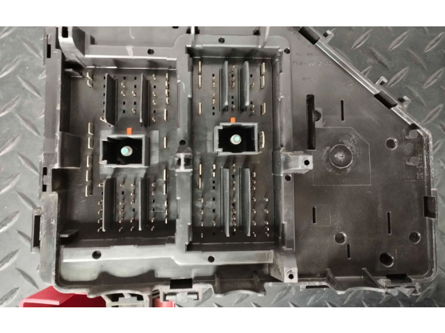 Блок предохранителей  P20765592   Cadillac CTS    