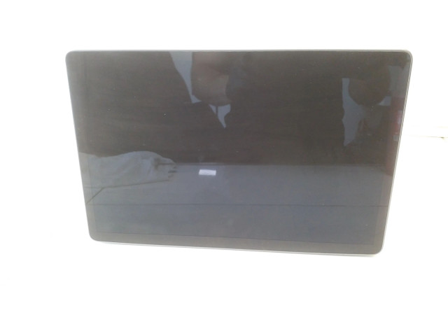 Дисплей Tesla Model Y