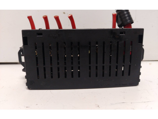 Блок предохранителей 9162323   Volvo V70    