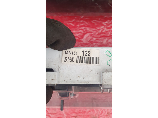 Панель приборов MN151132, 277600 Mitsubishi Outlander