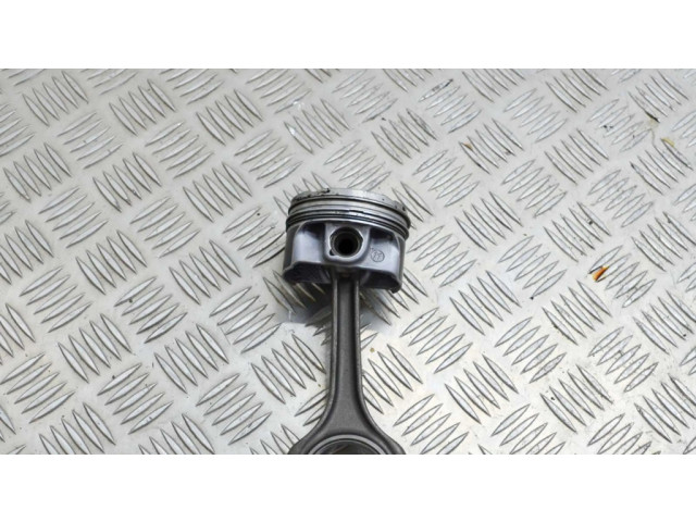 Píst 04E107065ED, 04E198401AB   Audi A4 S4 B9  pro benzínový motor 1.4 CVNA 