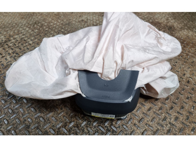 Подушка безопасности водителя 32214988, P032214988   Volvo XC40