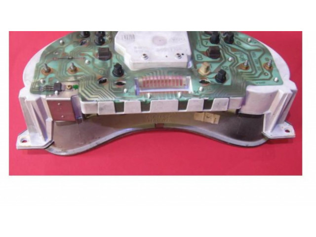 Панель приборов 90534388, 81117905 Opel Corsa B