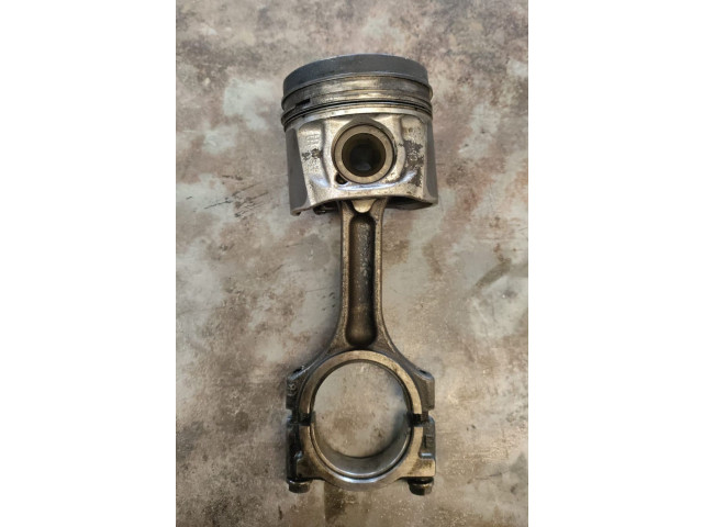  Поршень с шатуном    Nissan X-Trail T32  