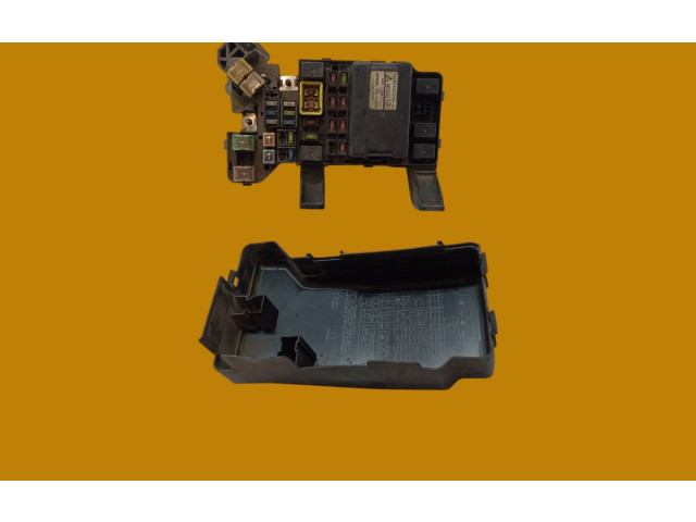 Pojistková skříňka MR583210 Mitsubishi Pajero 2003