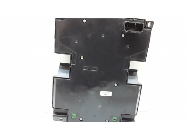 Блок управления климат-контролем 8697155   Volvo V50