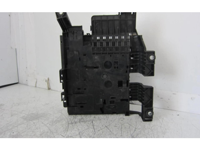   Pojistková skříňka    Porsche Cayenne (92A) 