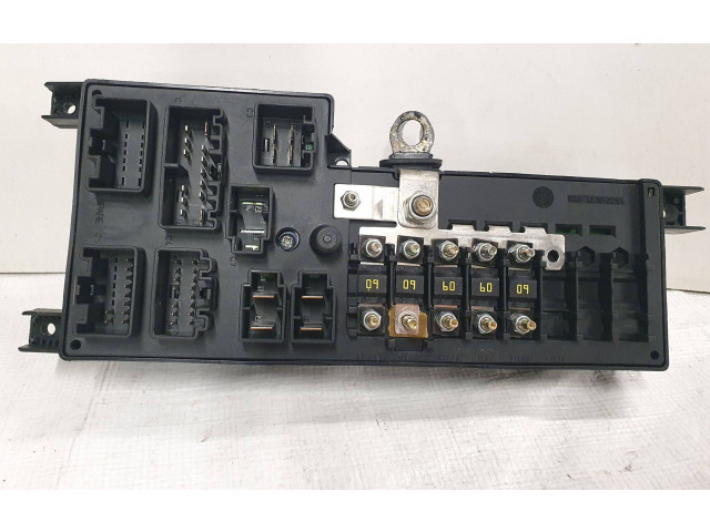 Блок предохранителей 8678449, 518787205   Volvo V70    