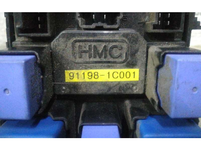 Блок предохранителей 911981C001, 0090012 Hyundai Getz