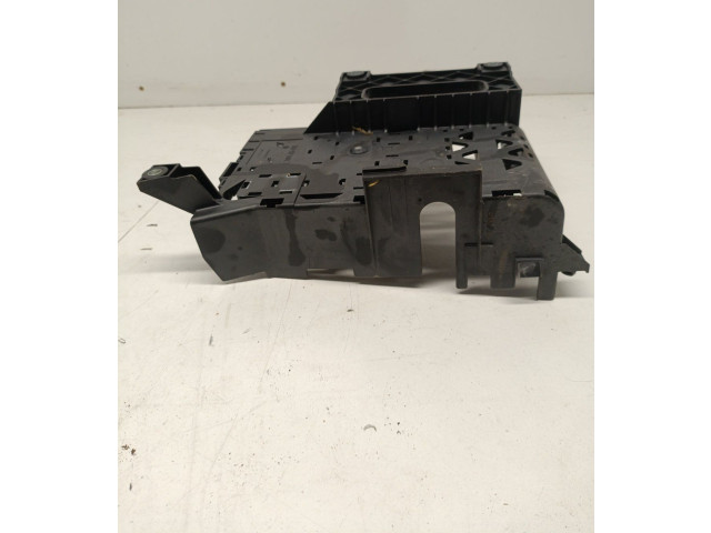 Pojistková skříňka 7L0937548C Audi Q7 4L 2011